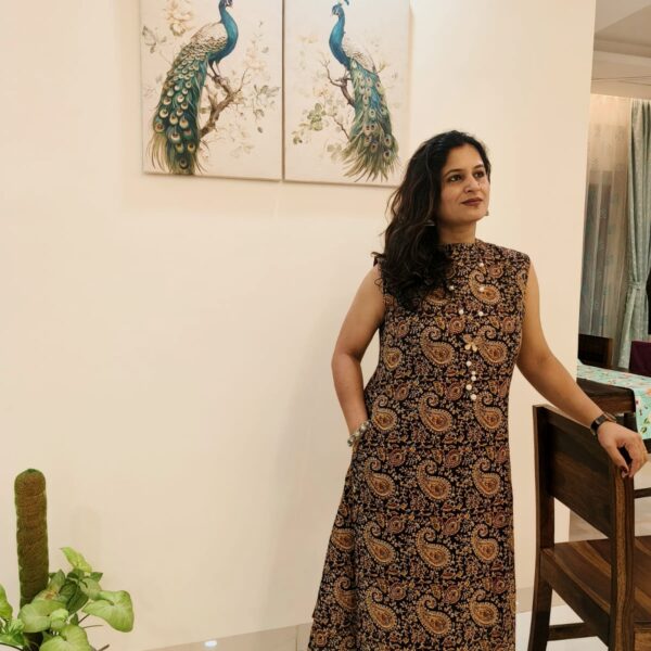 Floral Dress with Mandarin Collar | Hidden Sleeves | Breezy Elegance - Image 4