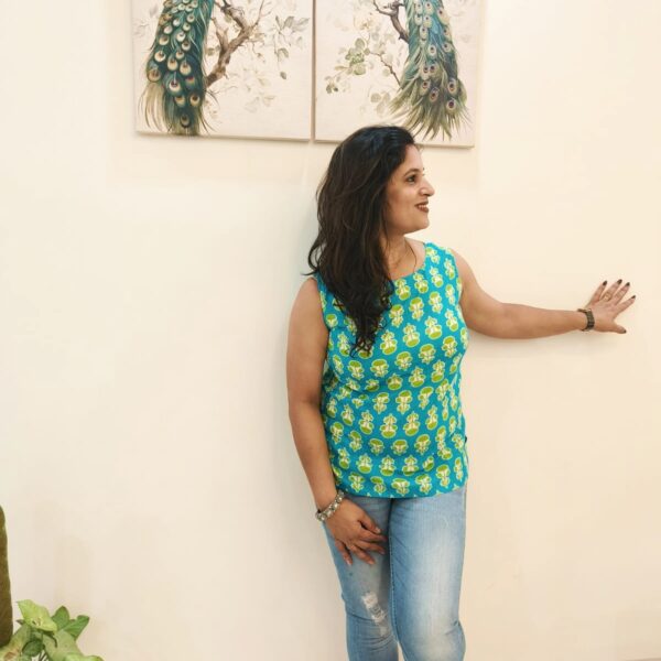 Cotton Short Top with Hidden Sleeves | Multiwear Comfort - Image 7