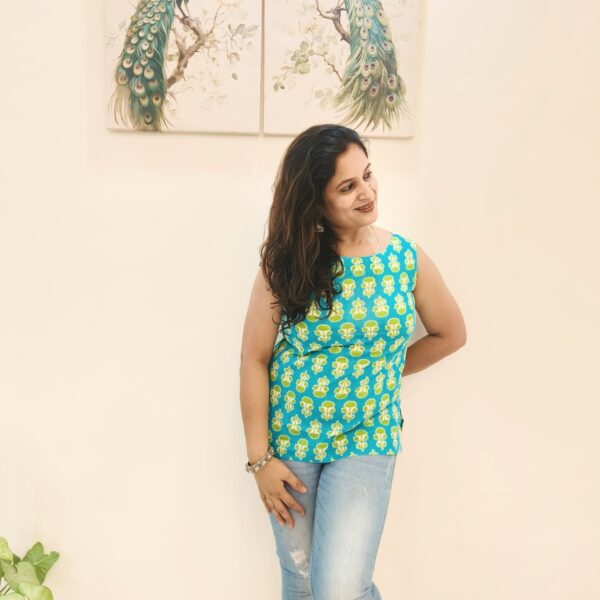Cotton Short Top with Hidden Sleeves | Multiwear Comfort - Image 9