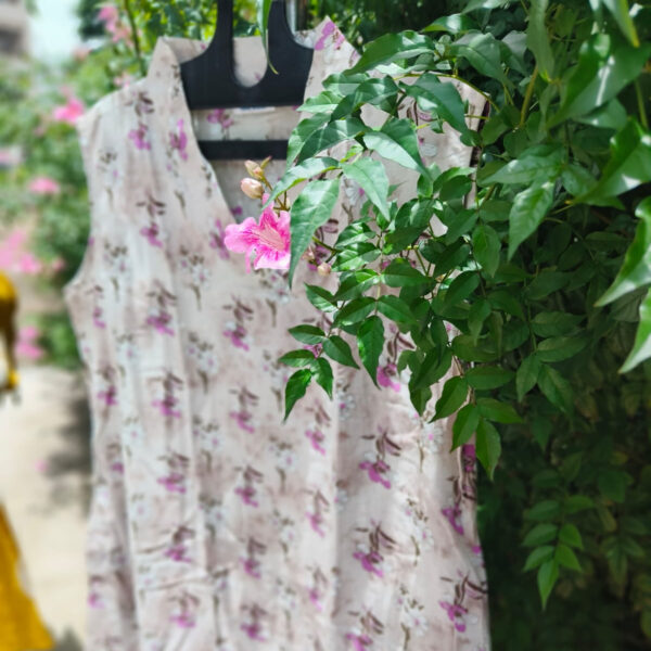 V-neck Floral Dress - Image 4